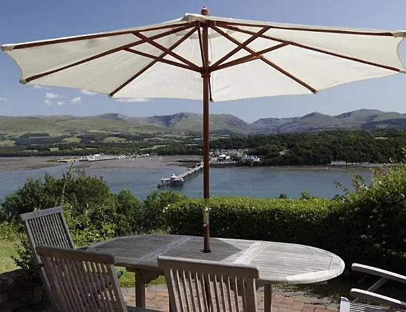Coed Y Berclas Cottage, Private Orchard With Stunning Views