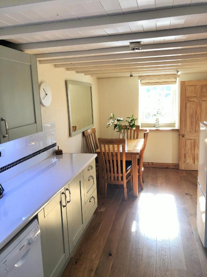 Coed Y Berclas Cottage, Private Orchard With Stunning Views *