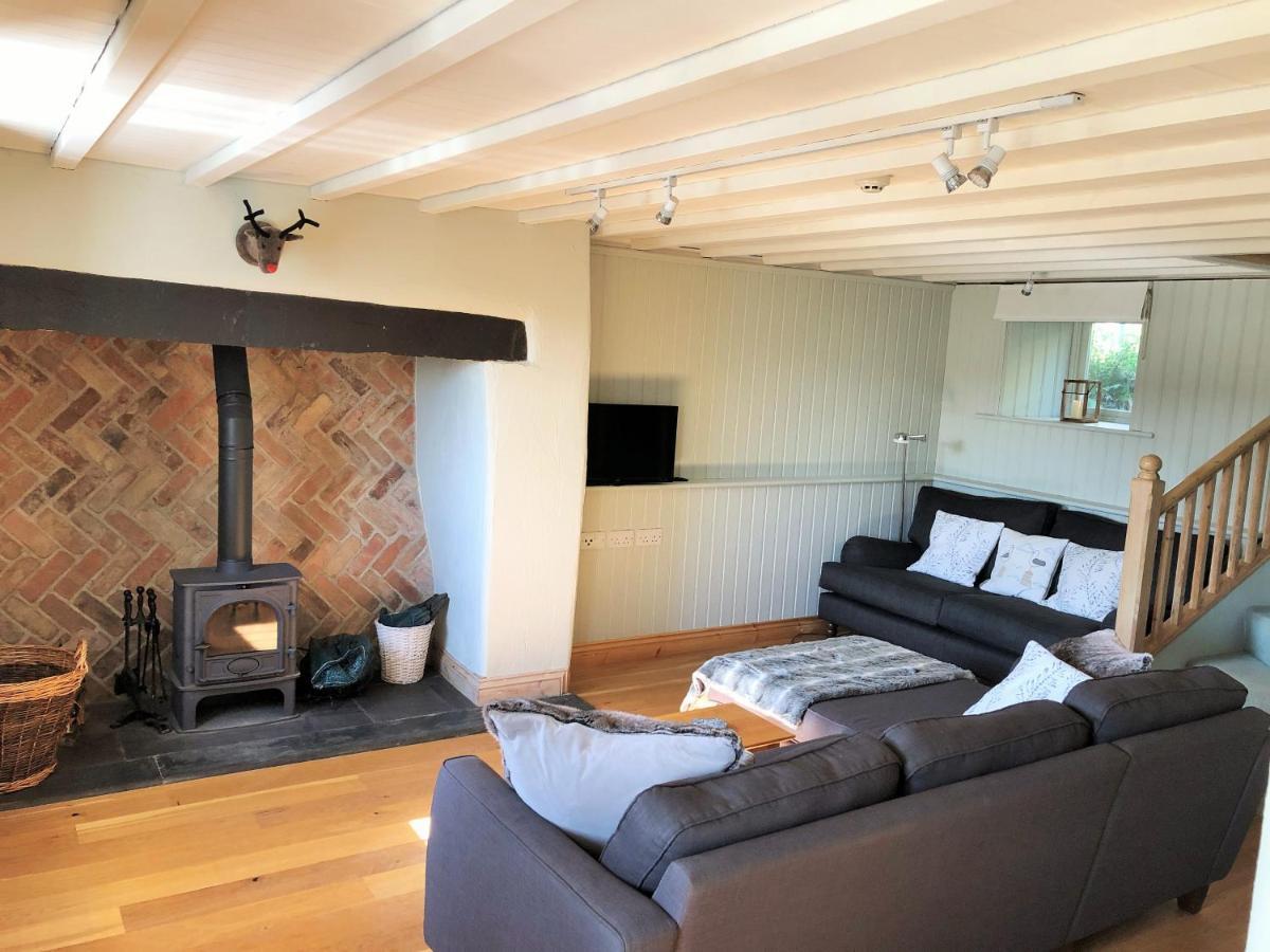 Holiday home Coed Y Berclas Cottage, Private Orchard With Stunning Views Llandegfan