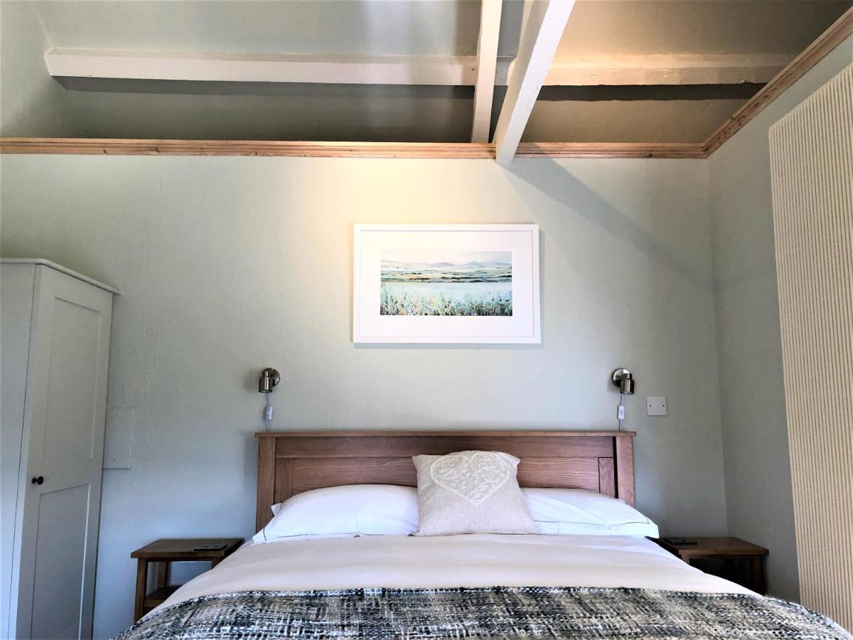Coed Y Berclas Cottage, Private Orchard With Stunning Views Holiday home