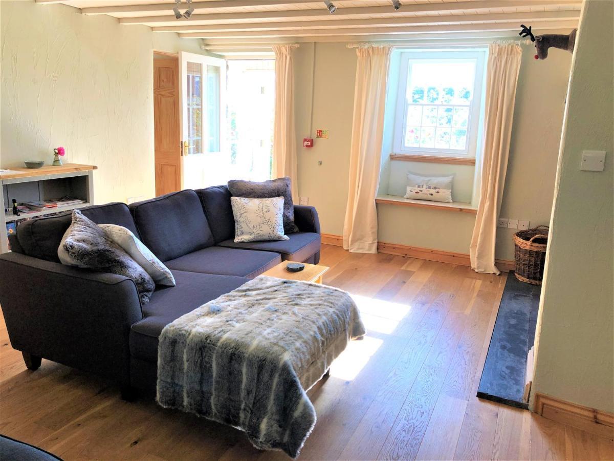 Coed Y Berclas Cottage, Private Orchard With Stunning Views Holiday home Llandegfan