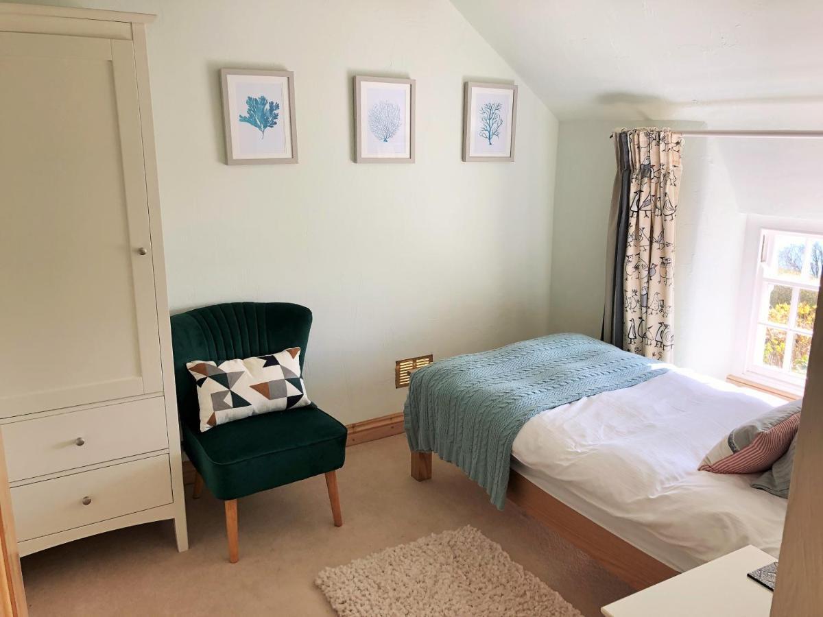 Coed Y Berclas Cottage, Private Orchard With Stunning Views Holiday home *