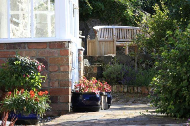 Coed Y Berclas Cottage, Private Orchard With Stunning Views * Llandegfan